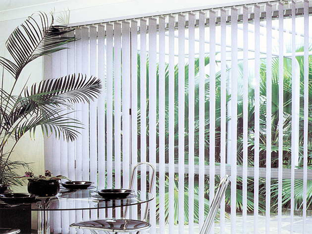 آشنایی با انواع پرده: پرده لوردراپه یا عمودی